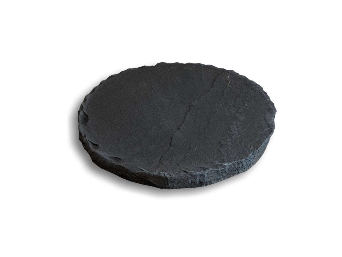 Šľapák v dizajne kresaného kameňa v šedej farbe.
